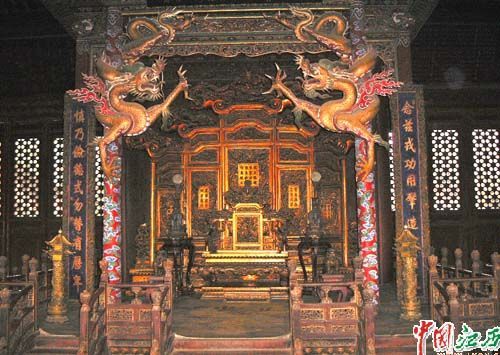 大政殿内宝座,1644年(顺治元年)皇帝福临在此登基继位