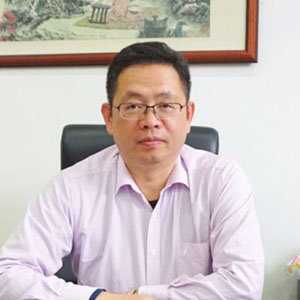 潘一兵 江苏省常熟中学校长
