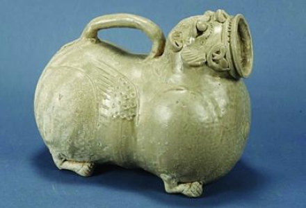 六朝青瓷虎为古代夜壶?曾被认为是盛酒器
