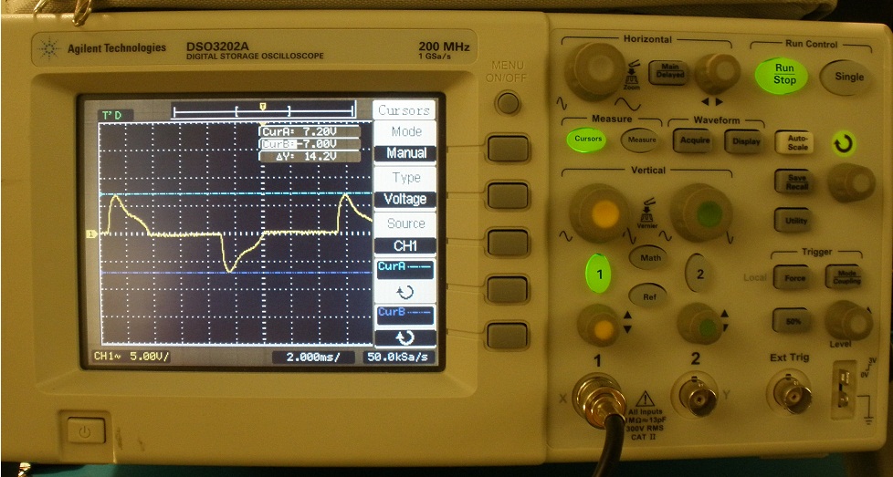 dso3202a型示波器上显示的灯泡稳定工作时的波形图