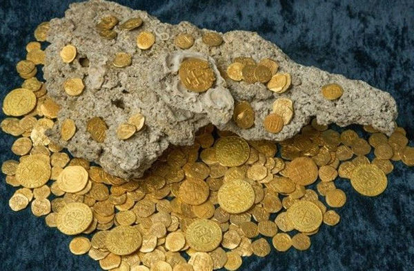 从沉船打捞出的黄金
