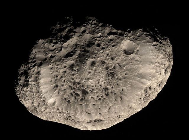 卡西尼又来刷照片了:土星夜空"双月成辉"